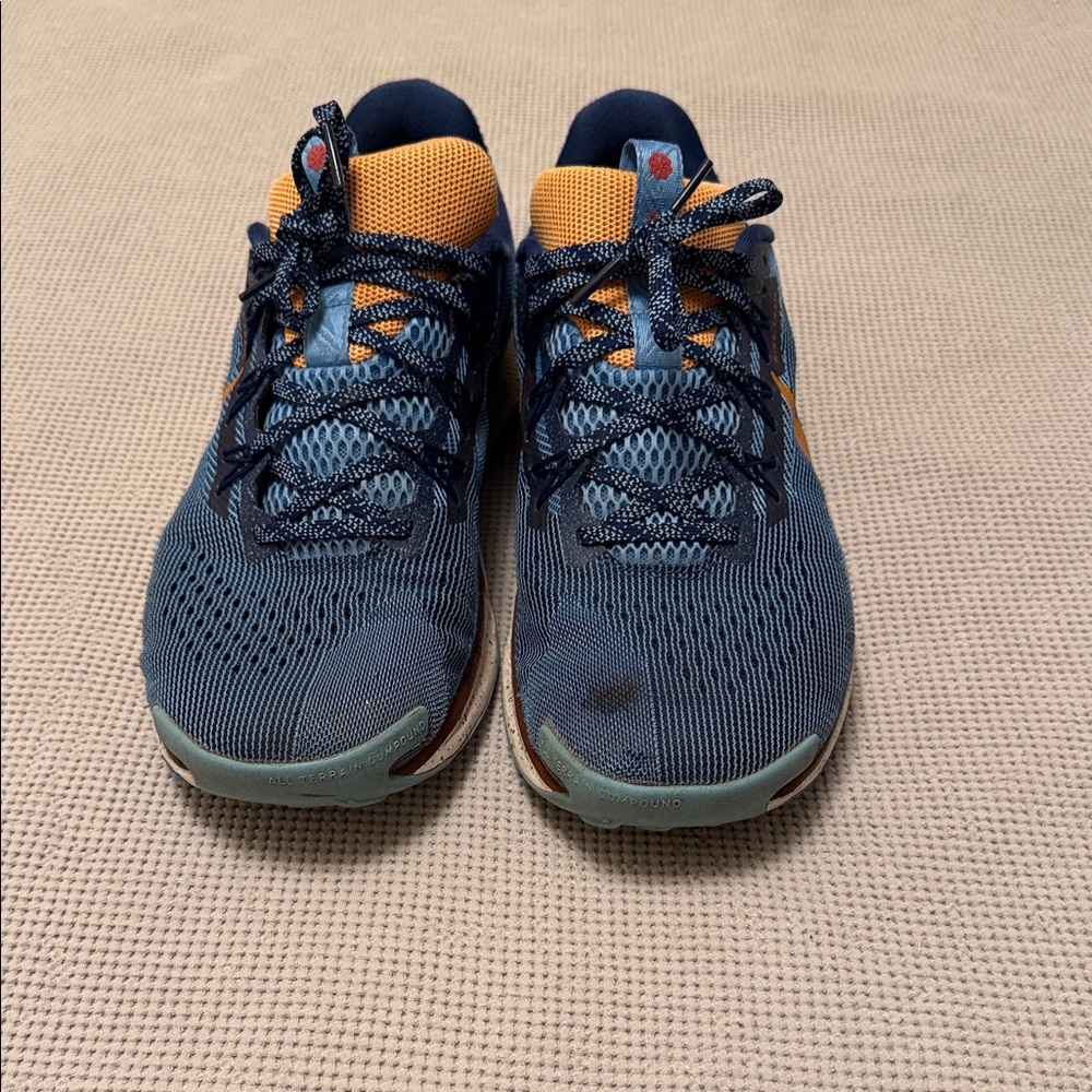 Nike Blue and Gold Trail Shoes - Picture 3 of 4